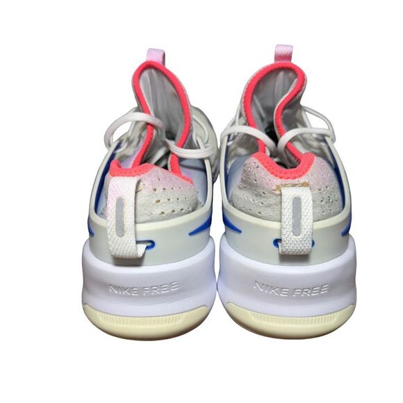 Nike free Metcon White Mesh Sneaker with Blue Swoosh and Pink Collar size 12